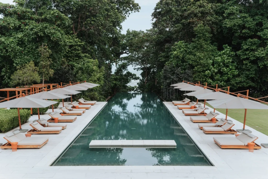 โรงแรมเชิงอนุรักษ์คืออะไร? รู้จักแนวคิดที่พักเพื่อสิ่งแวดล้อมและความยั่งยืน
